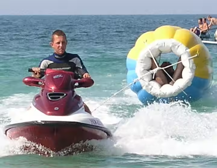 Water Inflatable Barf Ball Tow - مراجعة Sports Equipment That Starts With A وسعره